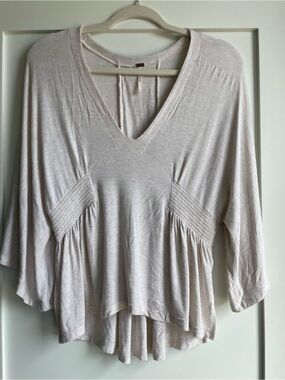 FREE PEOPLE Sz XS 3/4 BELL SLEEVE V NECK TOP BLOUSE IN OATMEAL